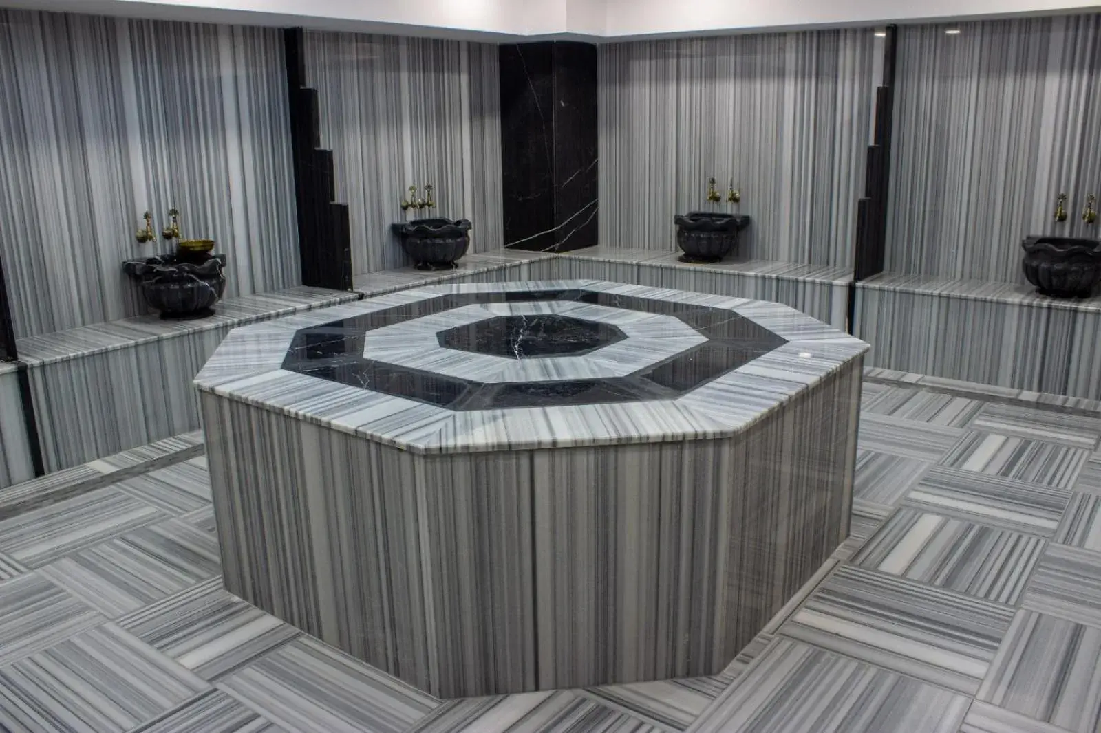 Public Bath in Ramada By Wyndham Tire